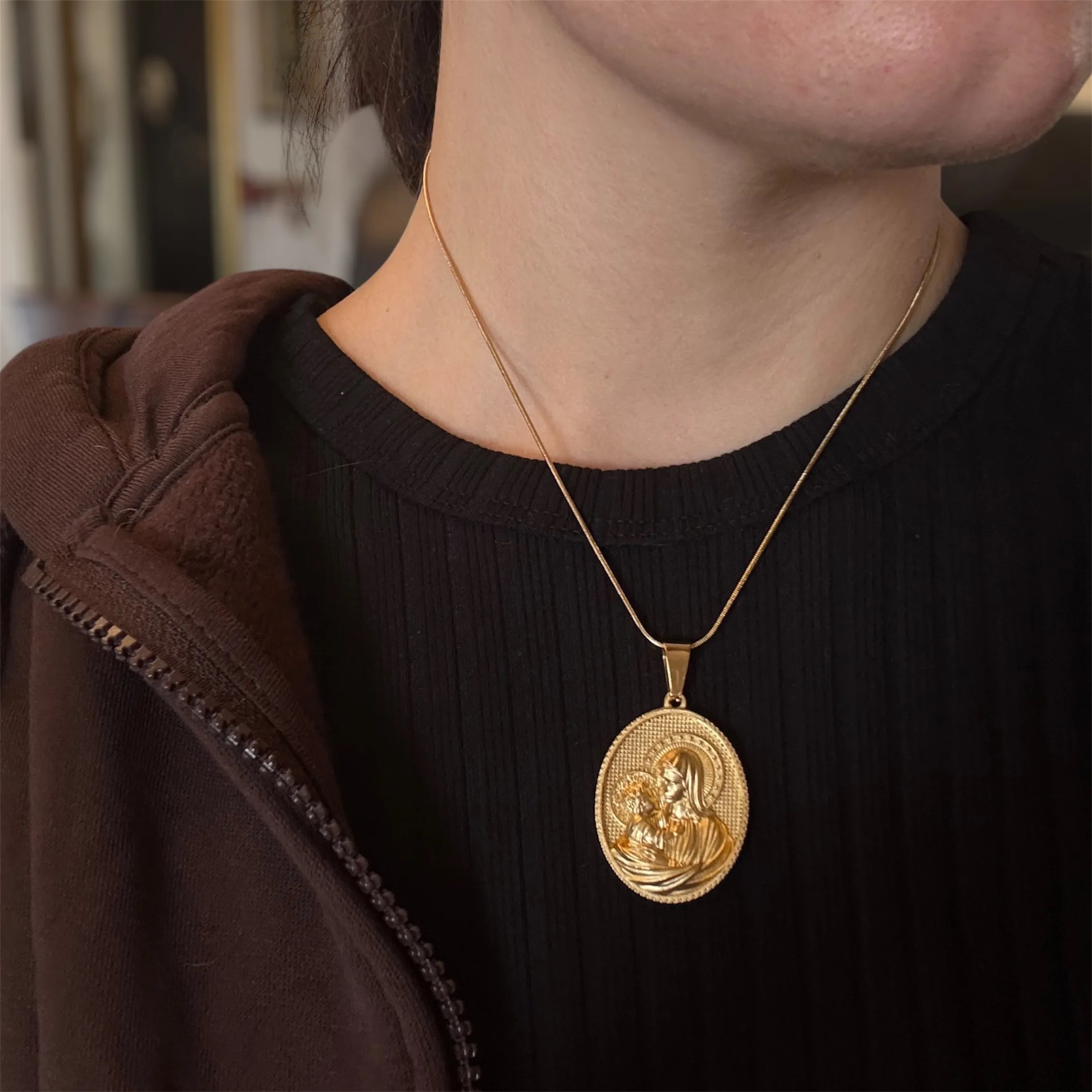 Collana Con Medaglione Madonna Con Bambino – Acciaio Inox – Misura S