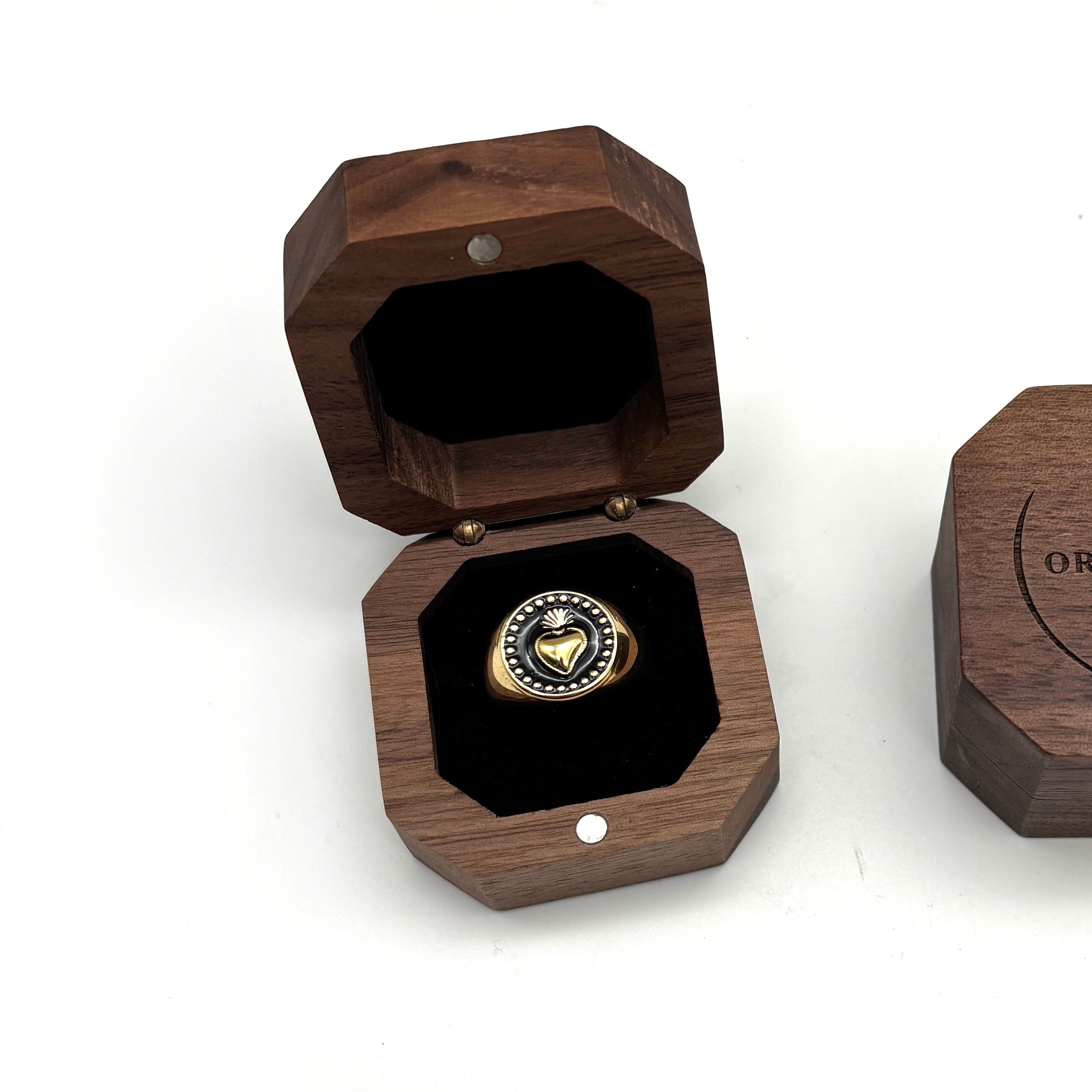 Anello Sacro Cuore tondo - Acciaio dorato