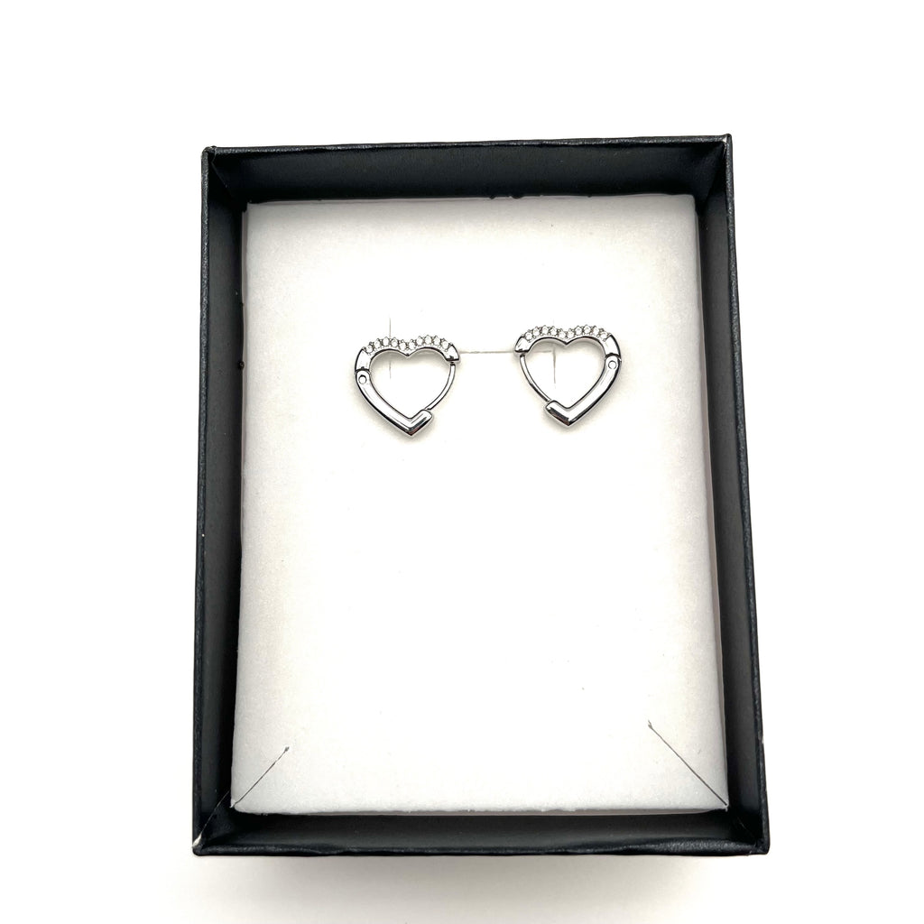 Orecchini Cuore in Acciaio – Modello a Cerchio Aperto