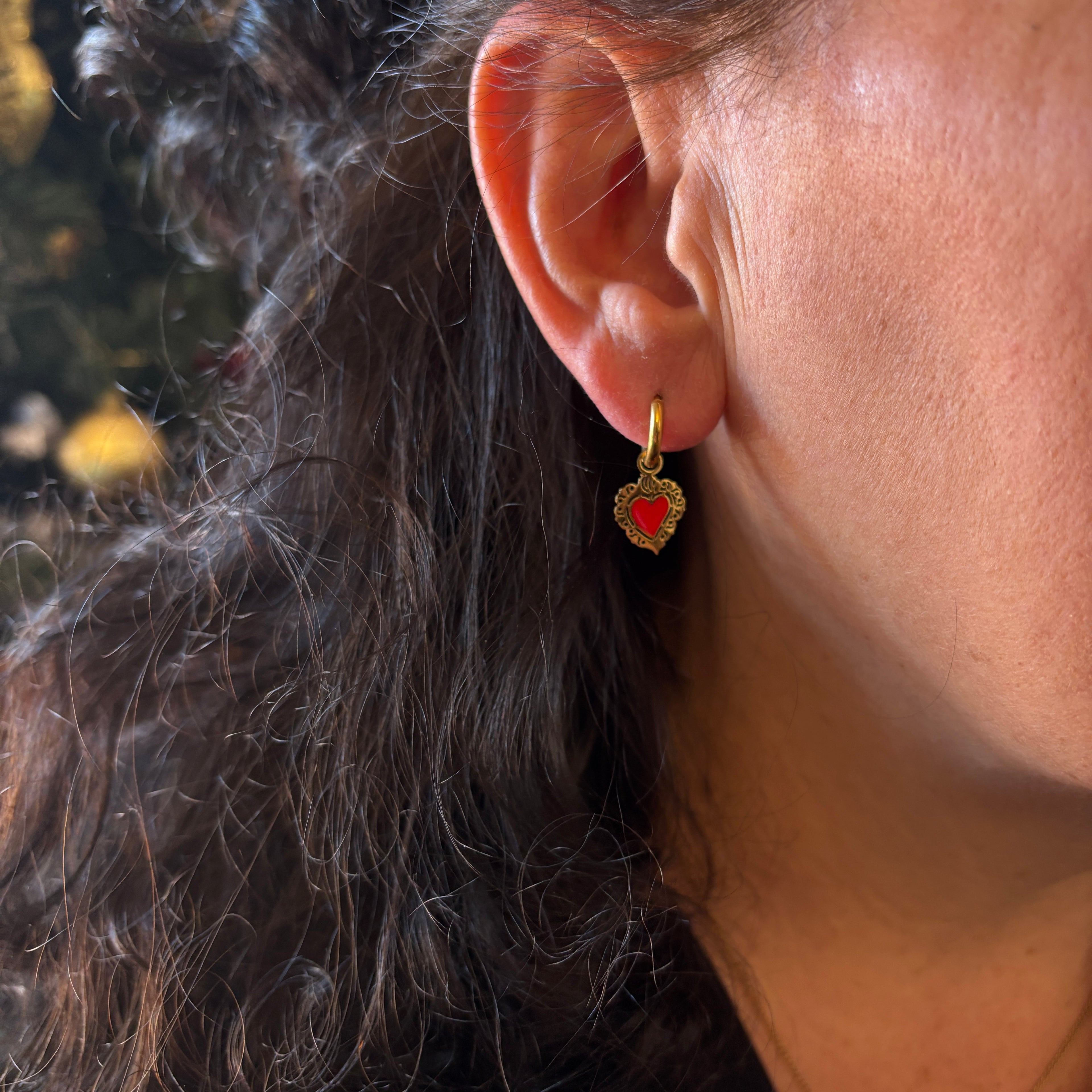 Orecchini Cerchio con Sacro Cuore Rosso – Acciaio (Gold)