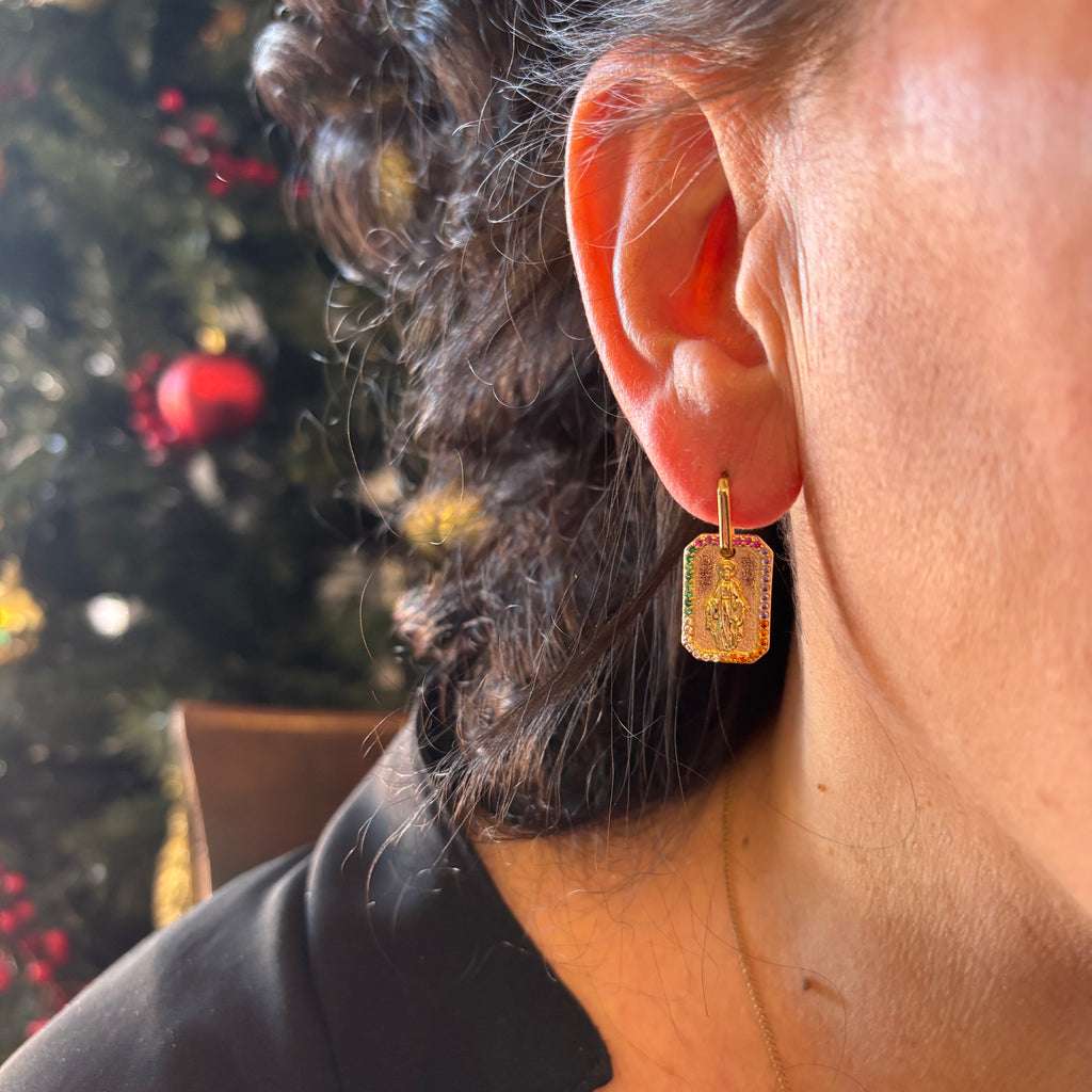 Orecchini Madonna Miracolosa – Acciaio Inossidabile con Cristalli Multicolor