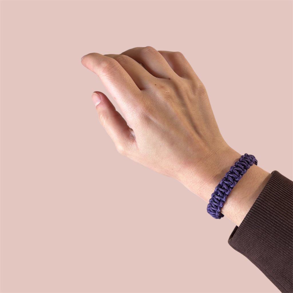 Bracciale intrecciato in paracord viola