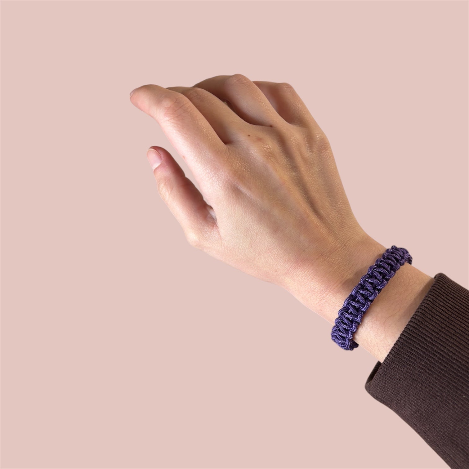 Bracciale intrecciato in paracord viola